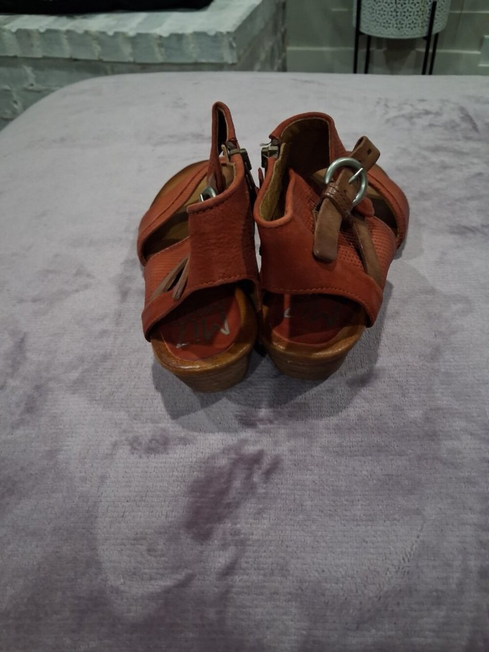 MIZ MOOZ RUST SANDAL size 9 - Picture 3 of 4